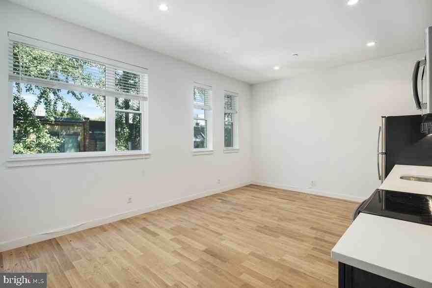 507 S 8th St #307 - Photo 3 of 11