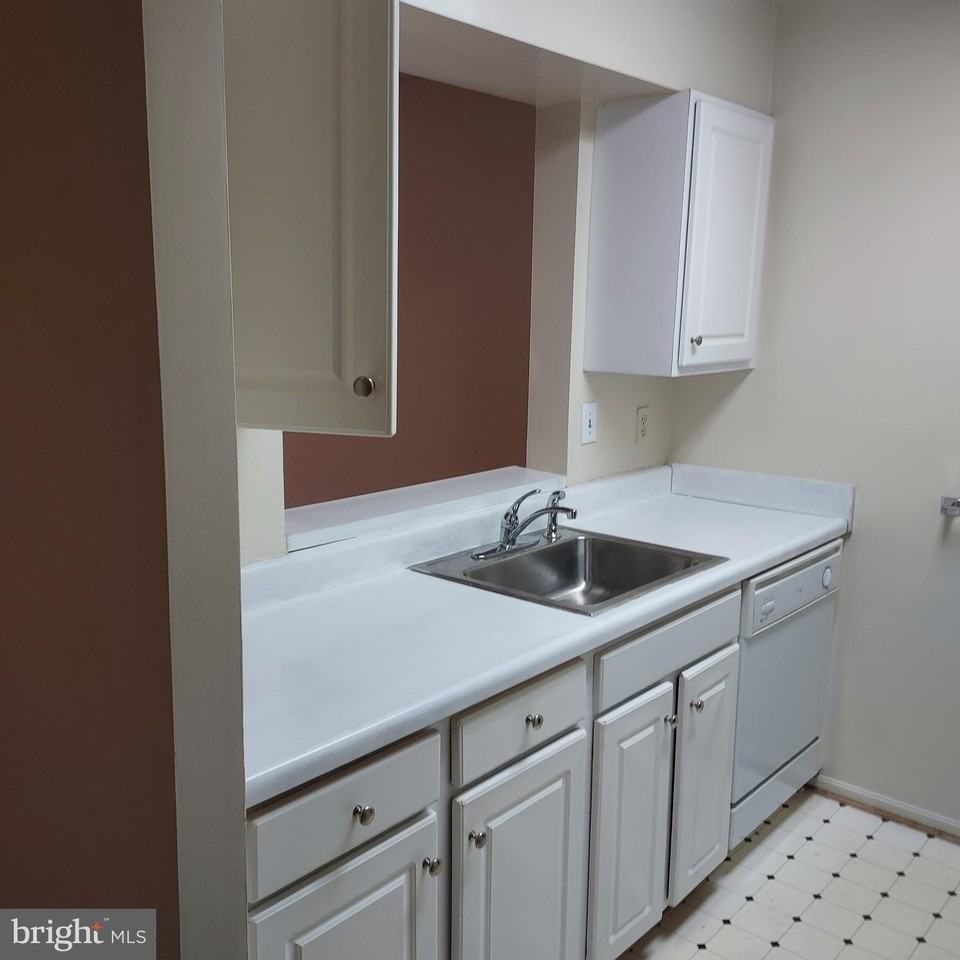 2100 Langston Blvd #215 - Photo 4 of 12