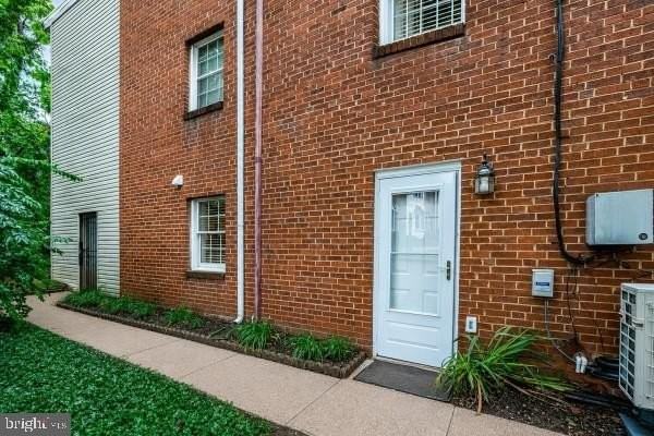 110 S Wise St #1 - Photo 4 of 31