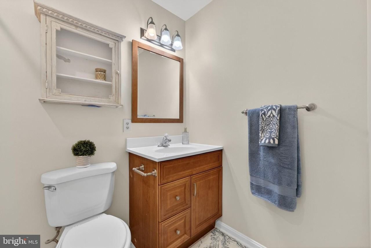 9283 Springs Rd - Photo 5 of 18