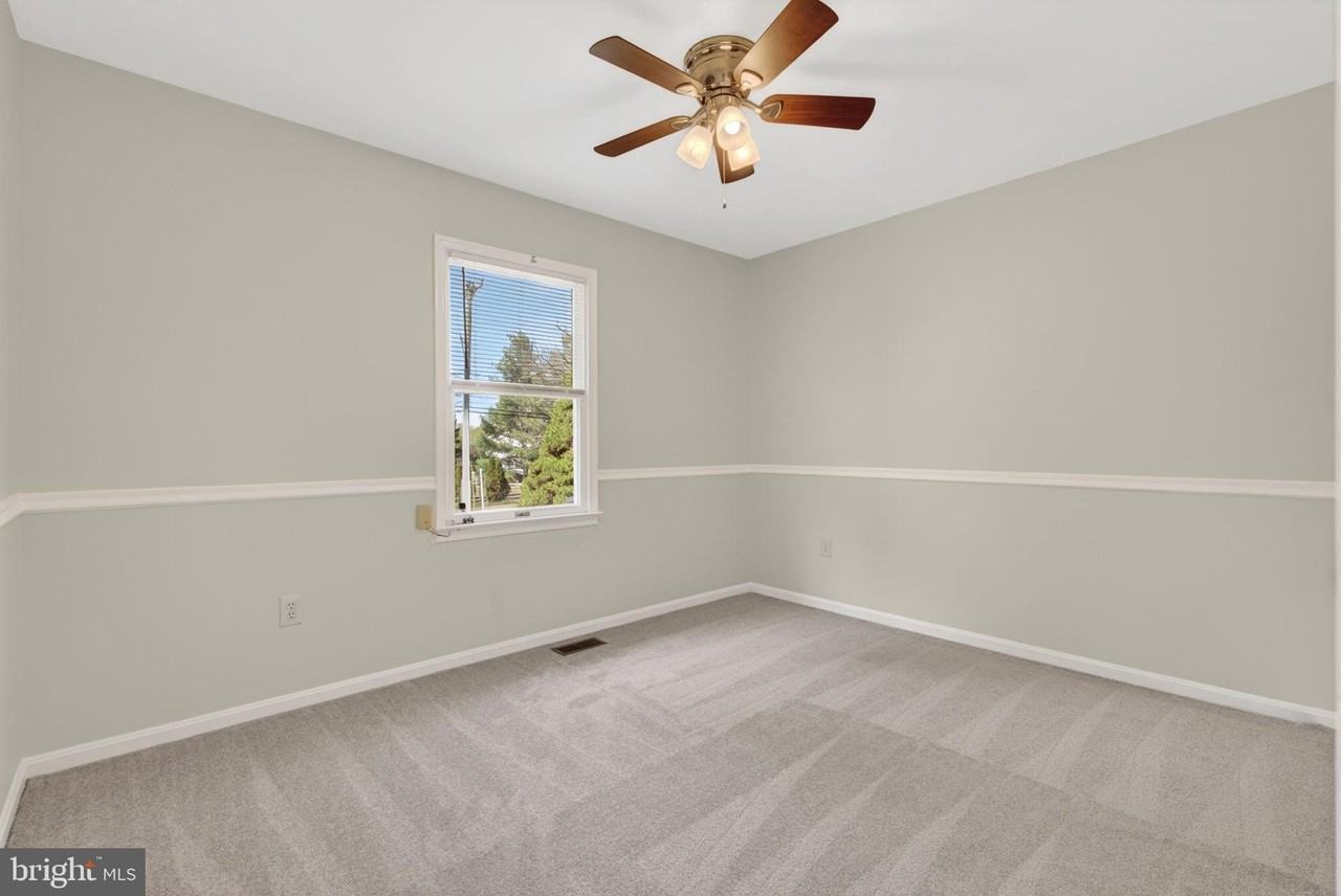 9283 Springs Rd - Photo 6 of 18