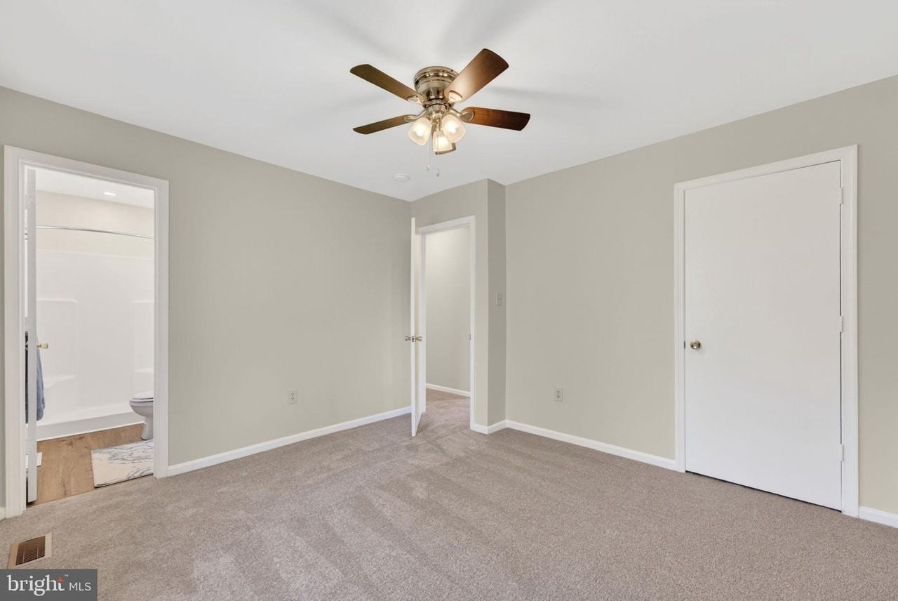 9283 Springs Rd - Photo 7 of 18