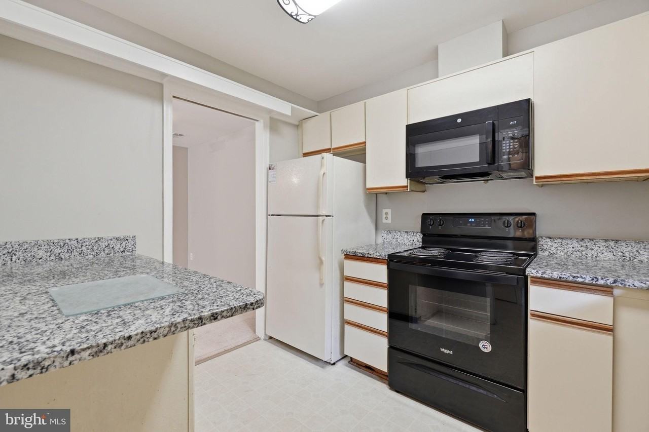 2822 Lee Oaks Pl #101 - Photo 7 of 25