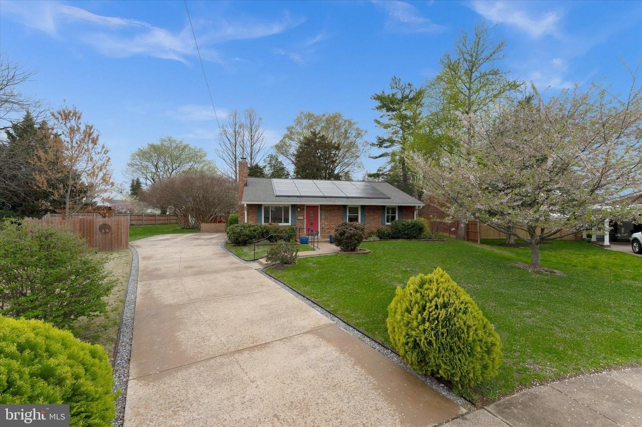 6327 Everglades Dr - Photo 2 of 27