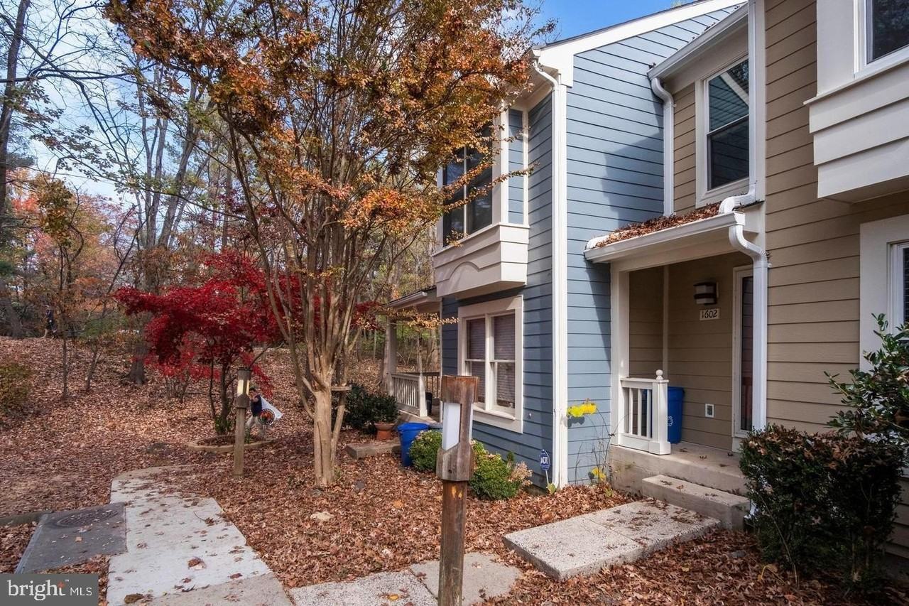 1602 Oak Spring Way - Photo 2 of 33