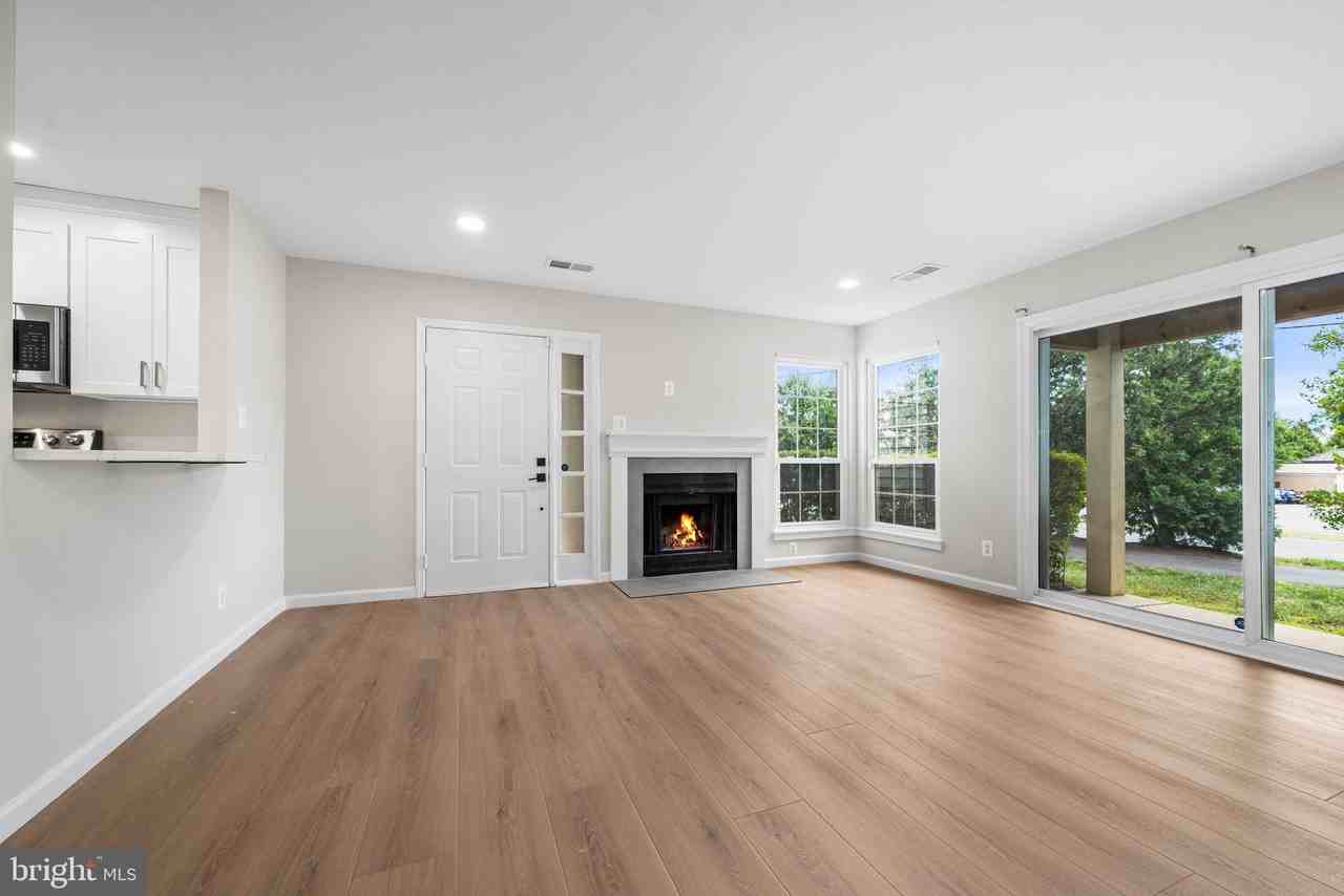 6607 Jupiter Hills Cir #E - Photo 4 of 26