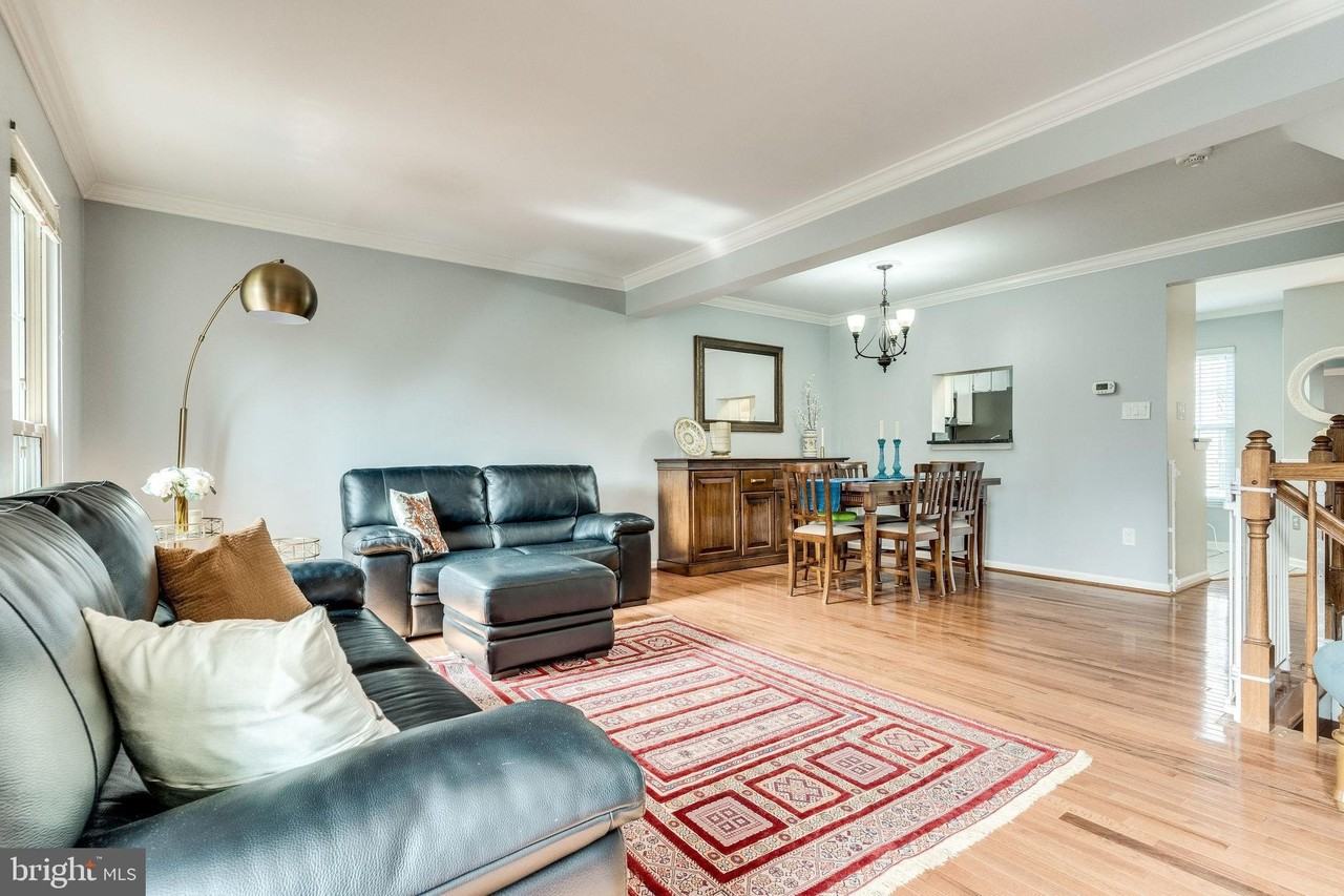 6241 Abbottsbury Row - Photo 5 of 50