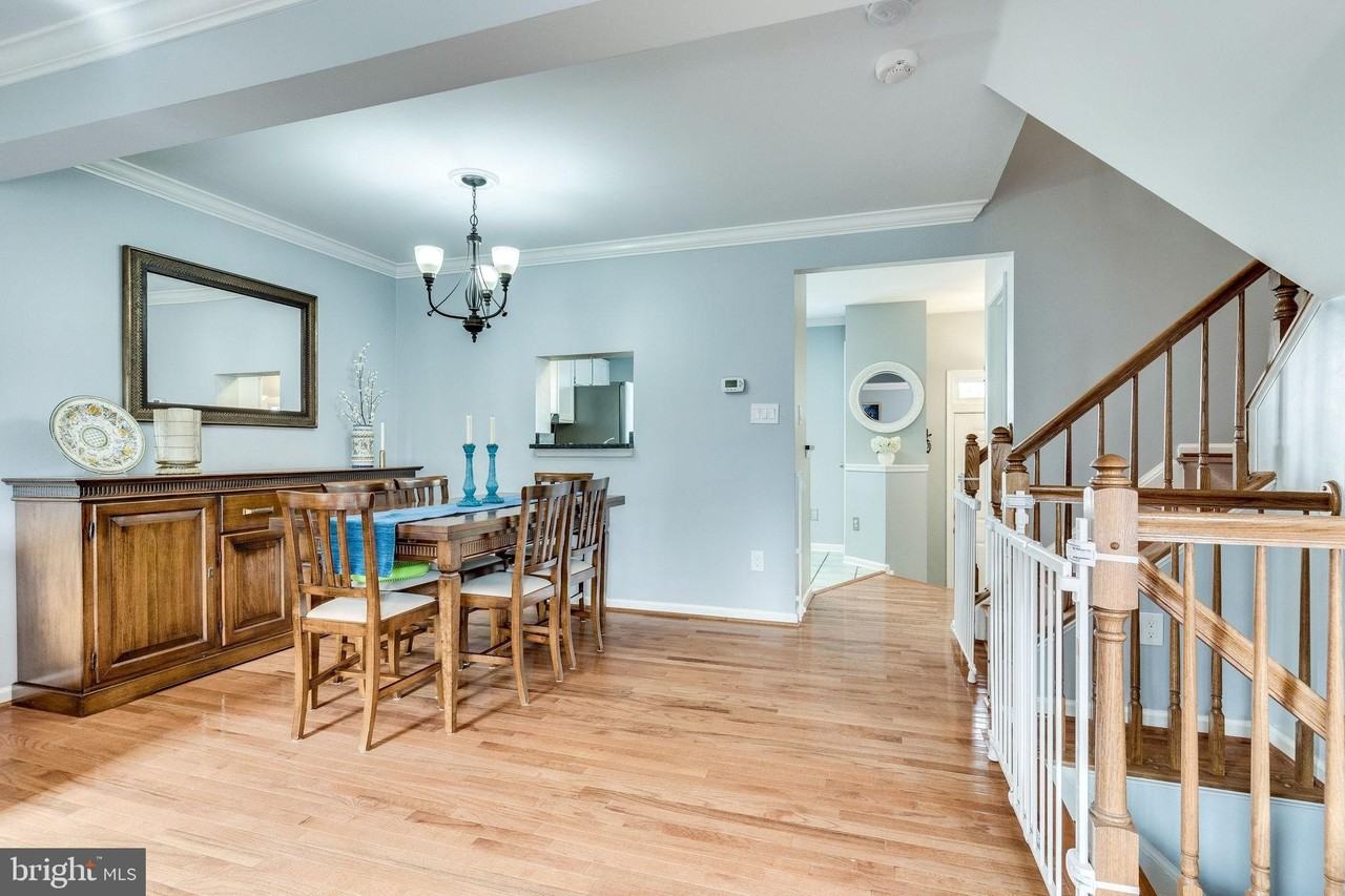 6241 Abbottsbury Row - Photo 7 of 50