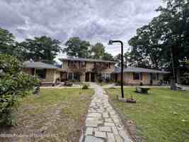 featured image of Elmhurst Blvd