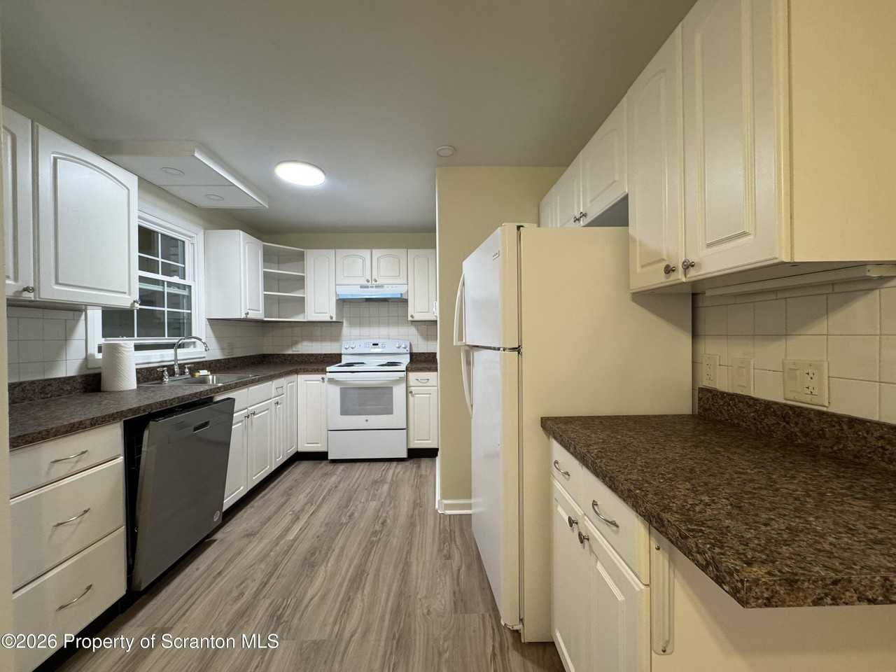 Elmhurst Blvd - Photo 5 of 27