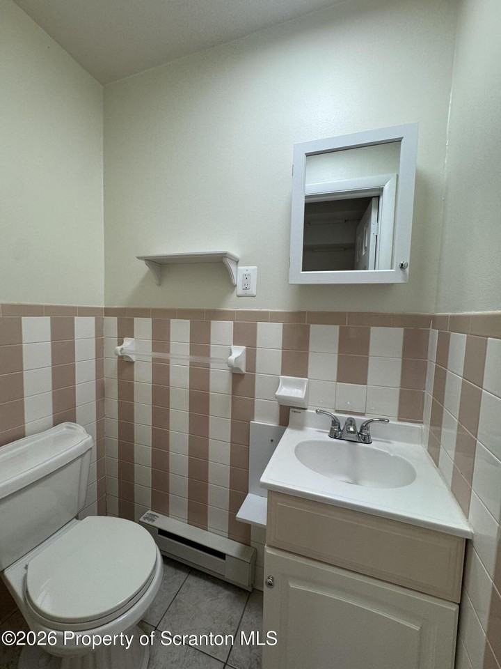 Elmhurst Blvd - Photo 6 of 27