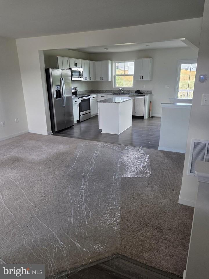 102 Spring Pl - Photo 4 of 26