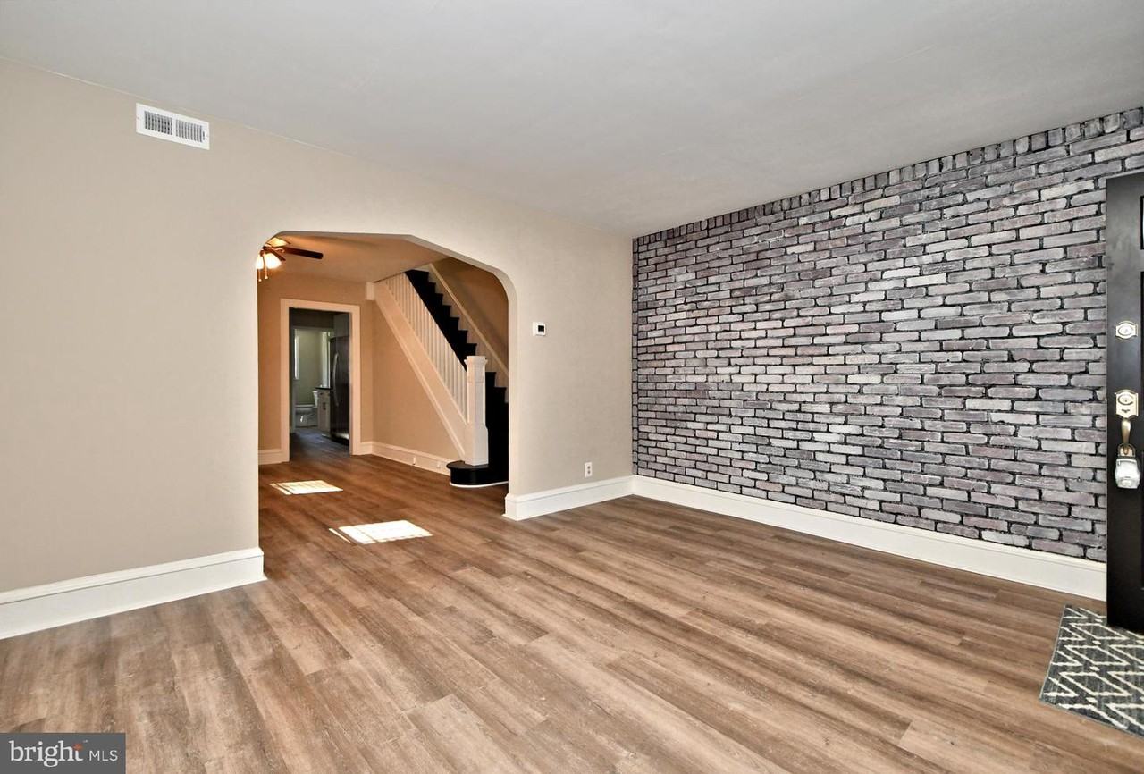 126 Starr St - Photo 7 of 50