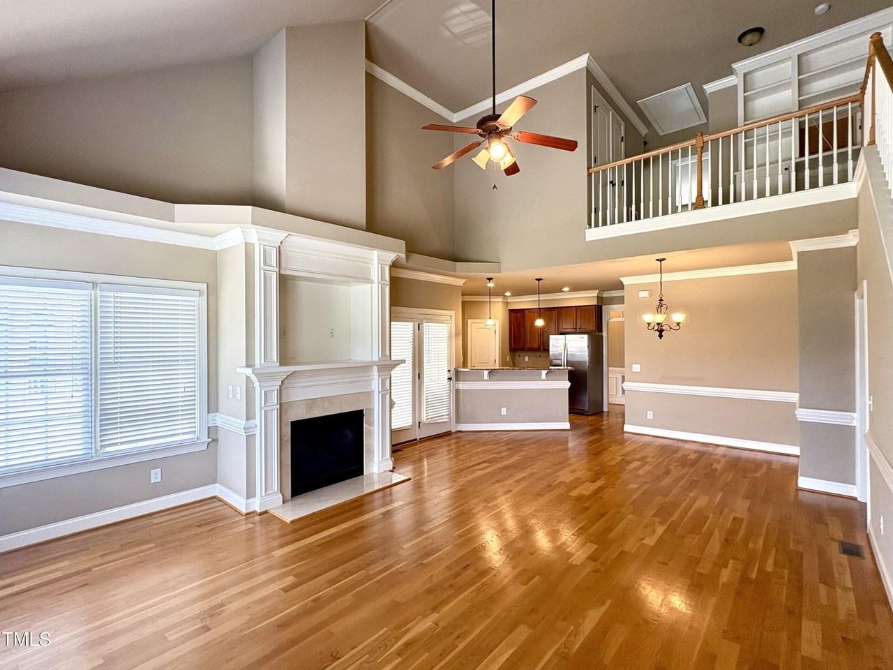 1321 Center St - Photo 3 of 28