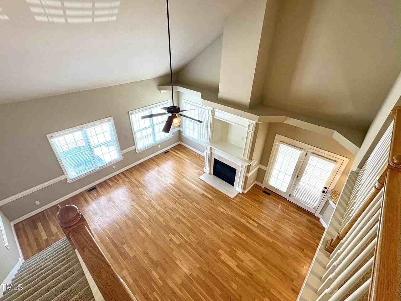 1321 Center St - Photo 6 of 28