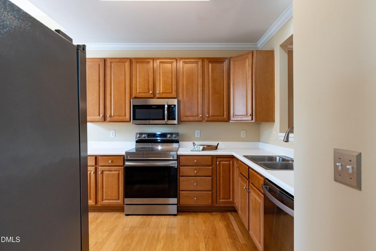 2007 White Pond Ct - Photo 5 of 32