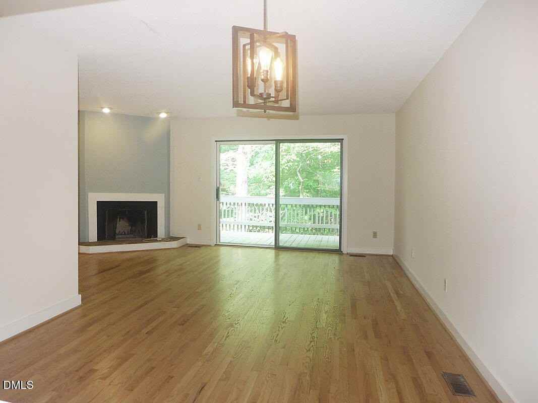 424 Fairoaks Cir - Photo 2 of 26