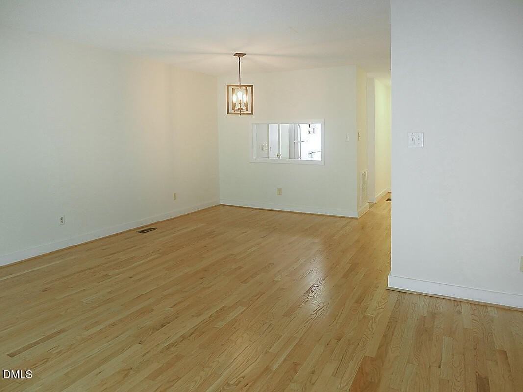 424 Fairoaks Cir - Photo 3 of 26
