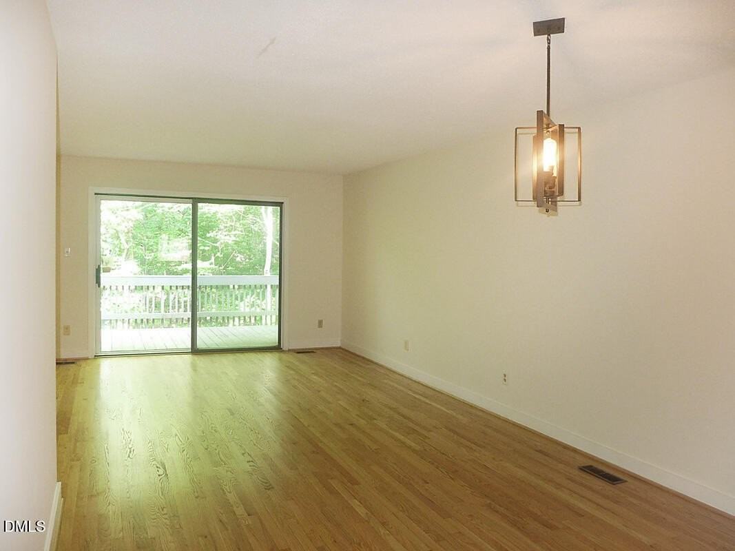 424 Fairoaks Cir - Photo 4 of 26