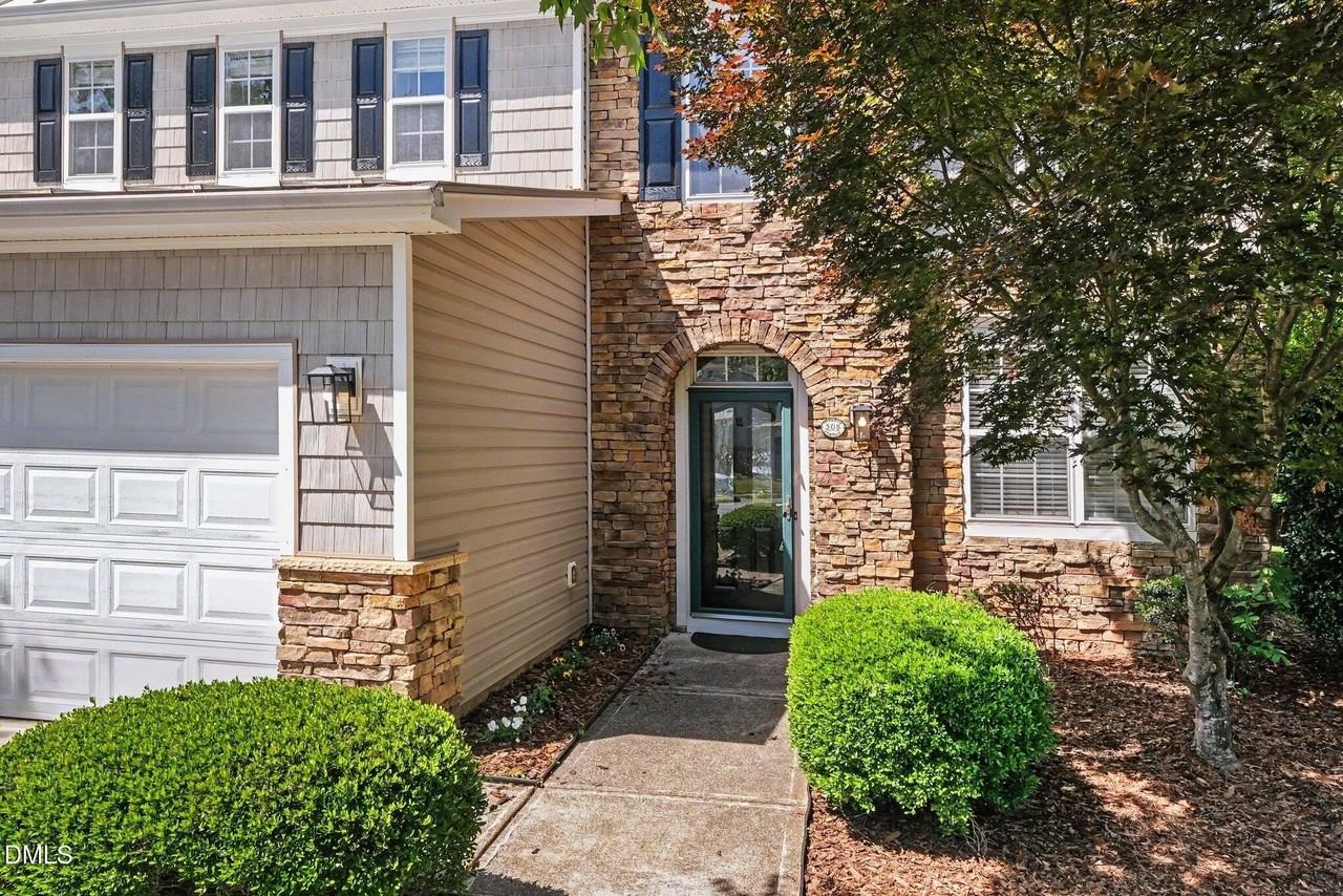 508 Ashburn Ln - Photo 4 of 30
