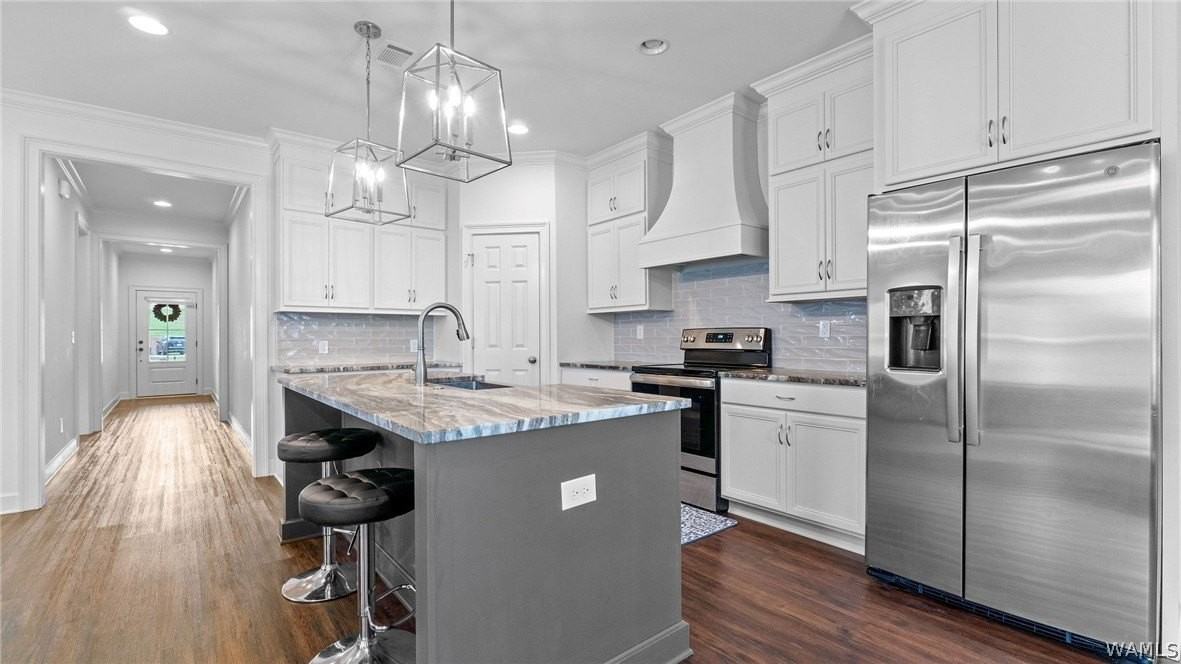 2451 Vesta Dr - Photo 4 of 37