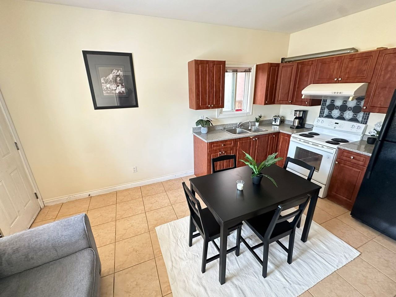 2778 East 1st Avenue - Photo 2 of 7