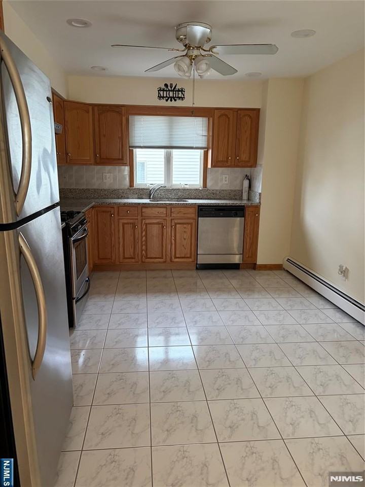 504 2nd Ave - Photo 6 of 25
