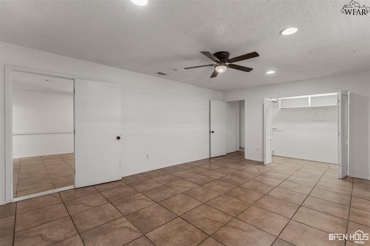 2920 Cunningham Dr - Photo 5 of 29