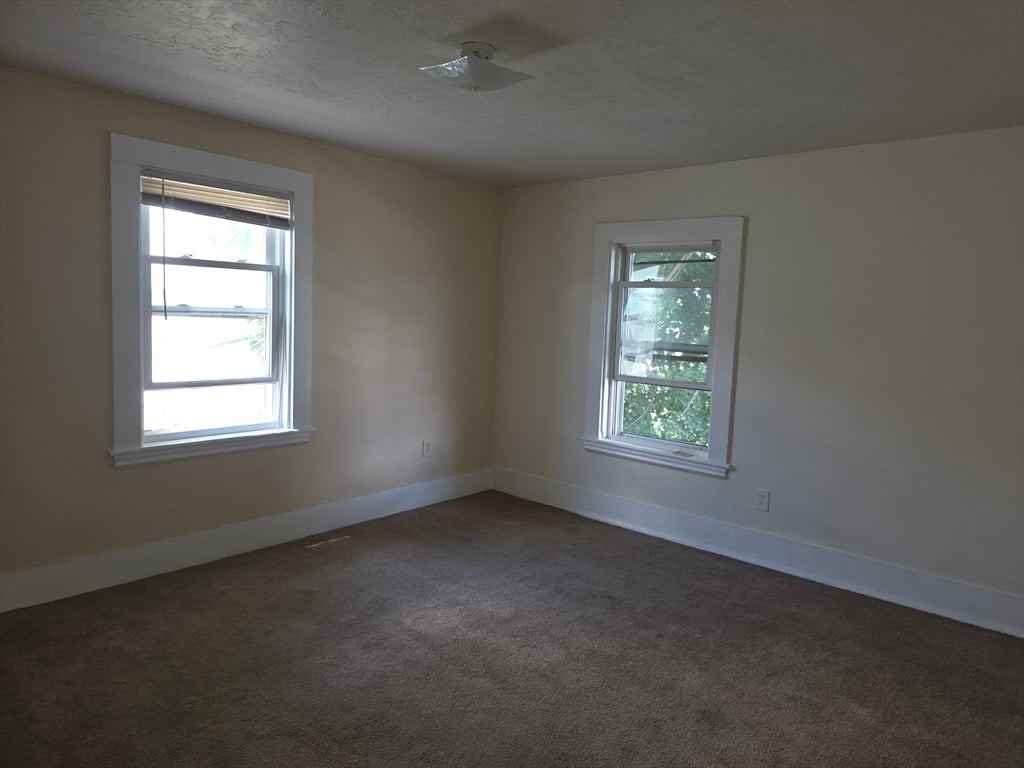 12 Clinton St - Photo 5 of 6