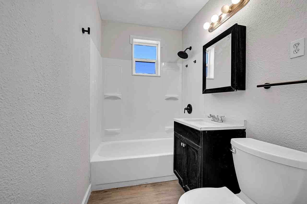 1526 Main St #1 - Photo 7 of 13