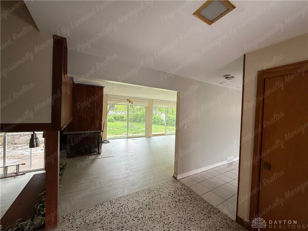 3776 Dorset Dr - Photo 4 of 50