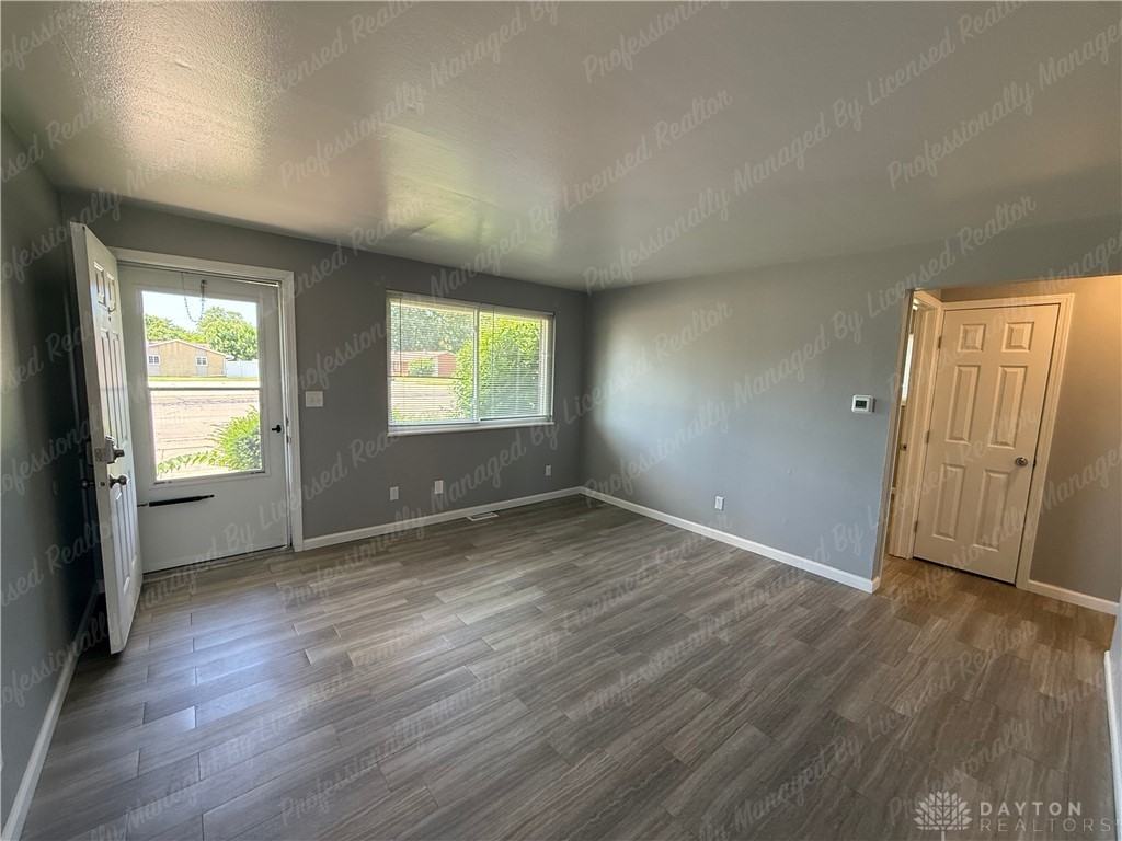 5444 Bellefontaine Rd - Photo 4 of 17