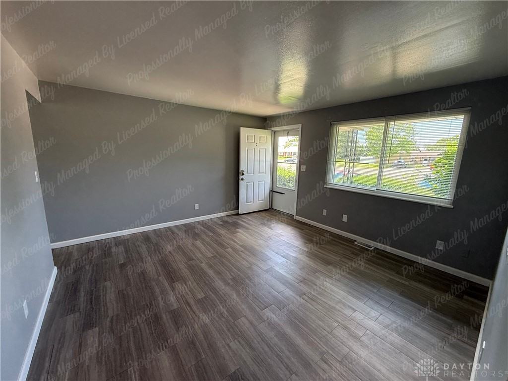 5444 Bellefontaine Rd - Photo 5 of 17
