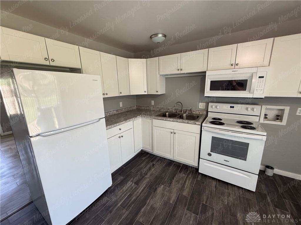 5444 Bellefontaine Rd - Photo 7 of 17