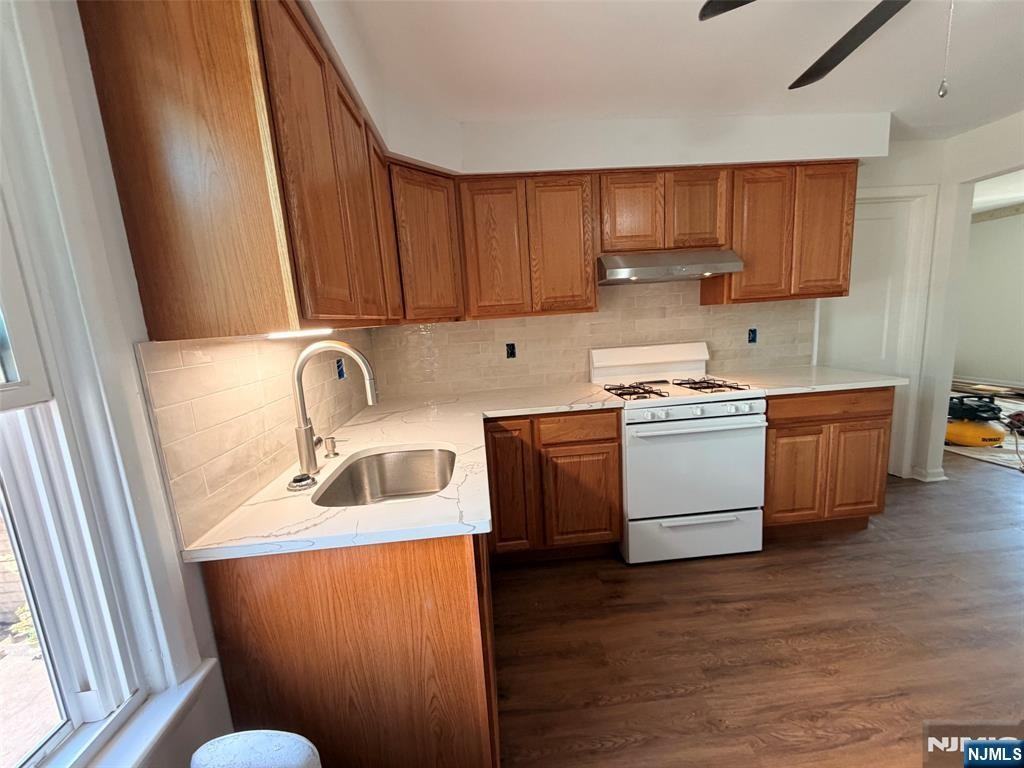 67 Morgan Pl - Photo 3 of 10
