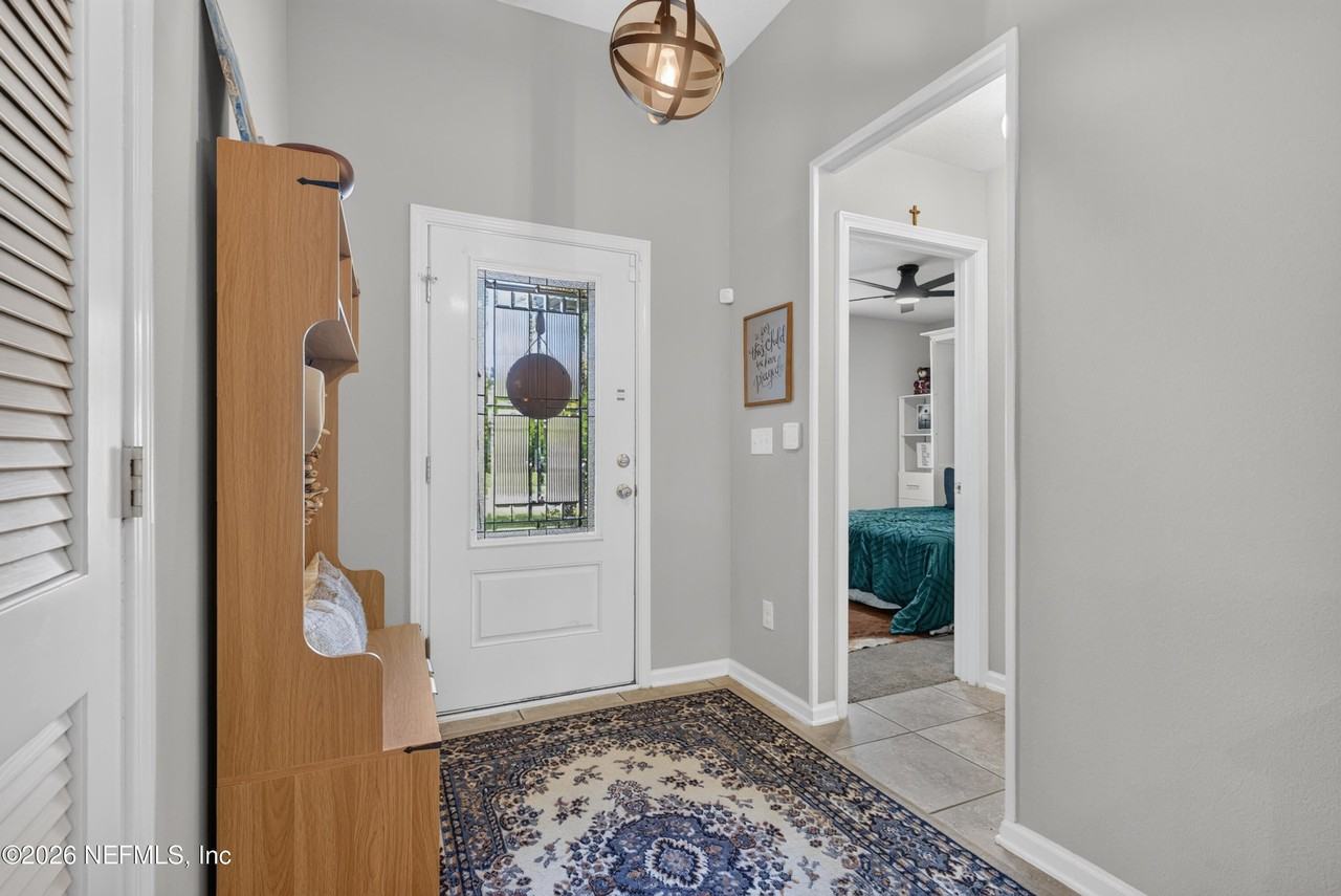 589 Seville Pkwy - Photo 7 of 35