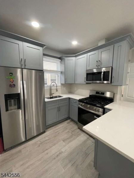 1443 Lexington Pl Apt 2b - Photo 3 of 9