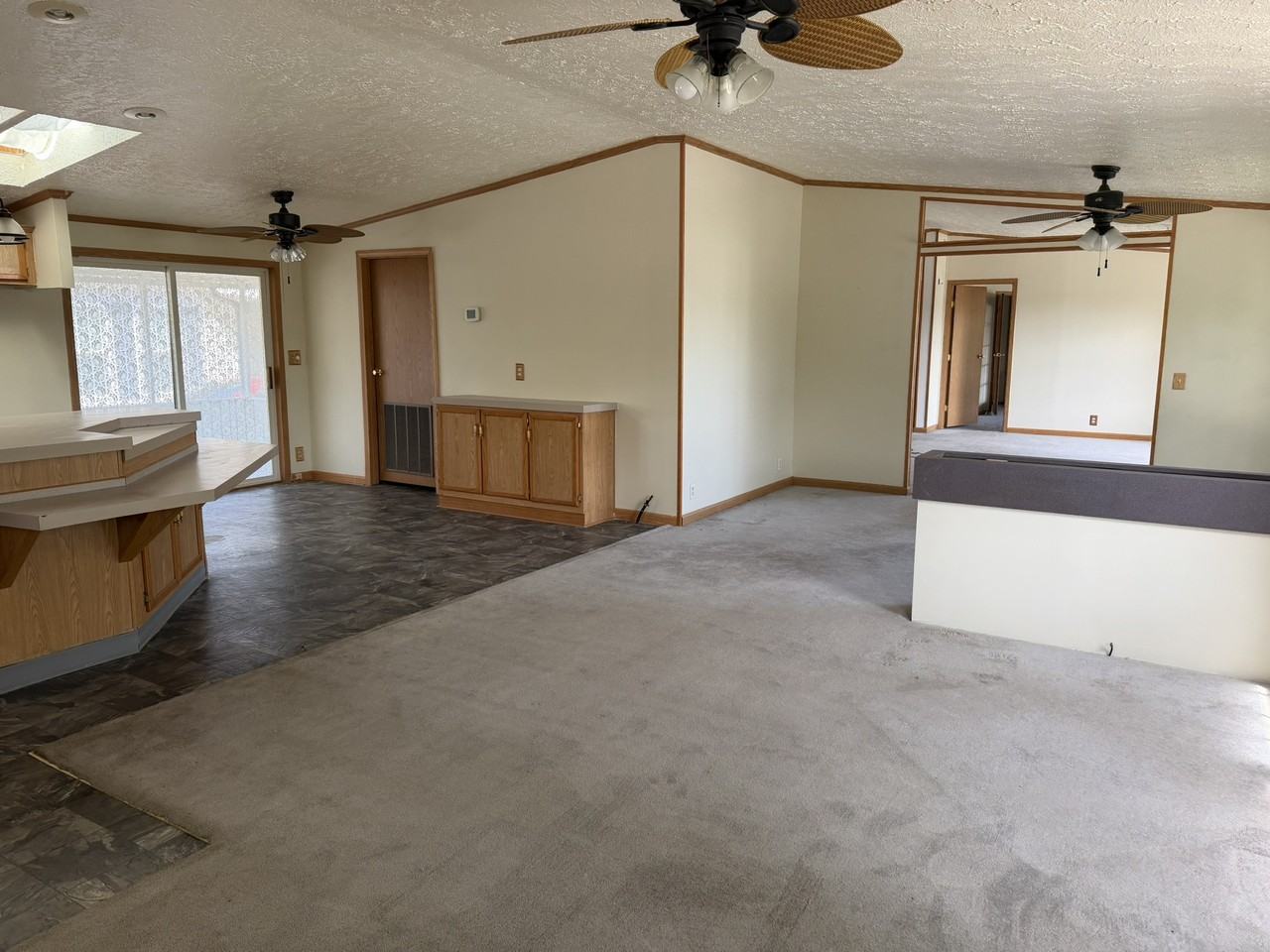 201 Black Pine Blvd #193 - Photo 2 of 12