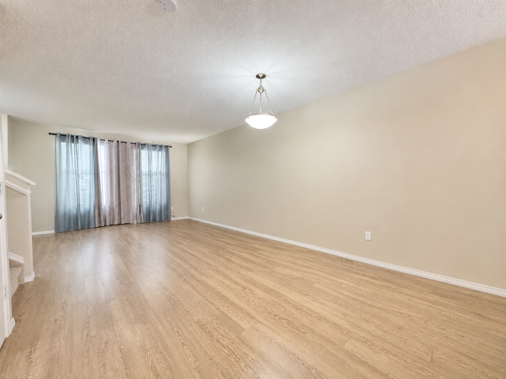 2344 71 Street Southwest - Photo 5 of 26