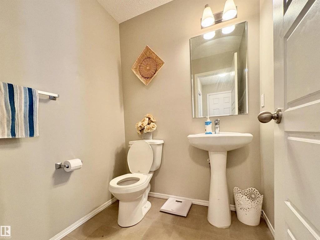 2344 71 Street Southwest - Photo 7 of 26