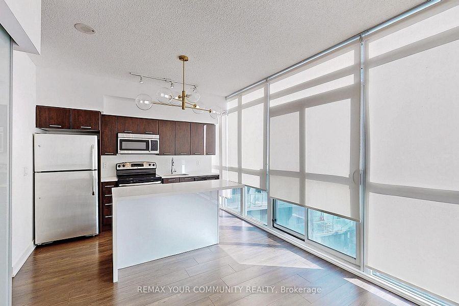 169 Fort York Boulevard #618 - Photo 3 of 30