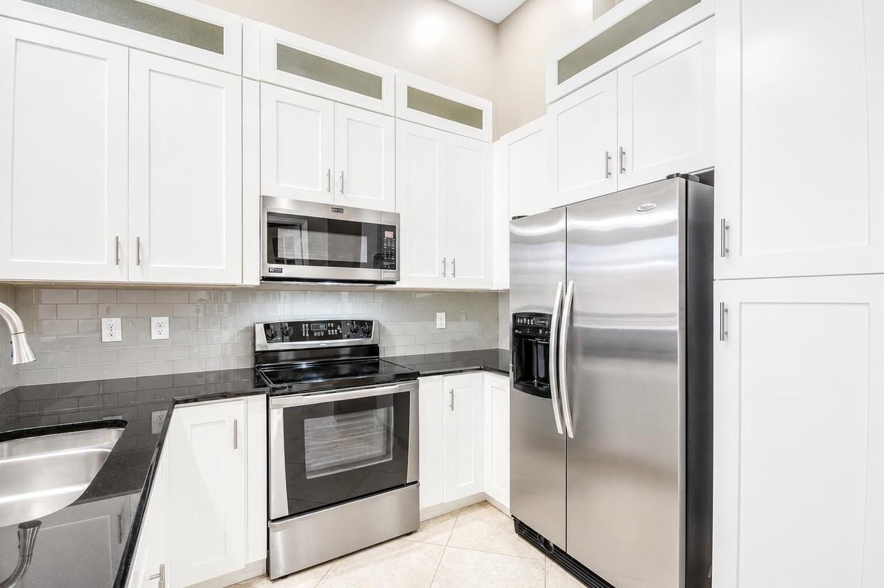 701 South Olive Avenue - Photo 3 of 17