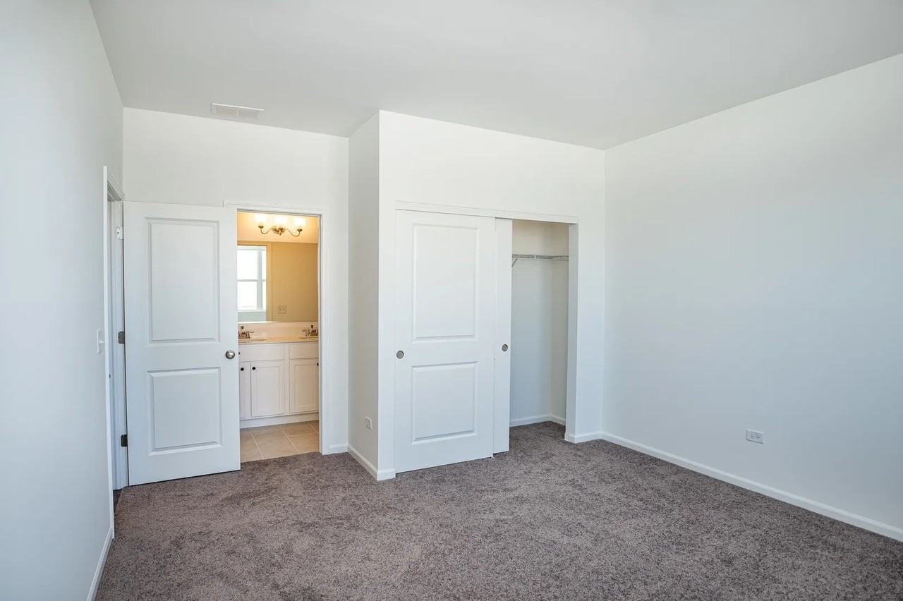 4283 Chelsea Manor Circle - Photo 2 of 15