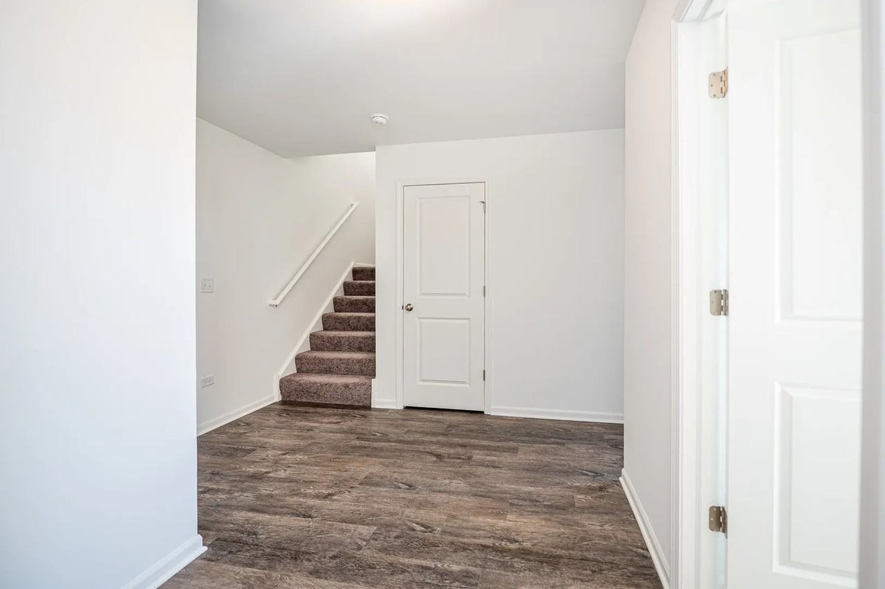 4283 Chelsea Manor Circle - Photo 3 of 15