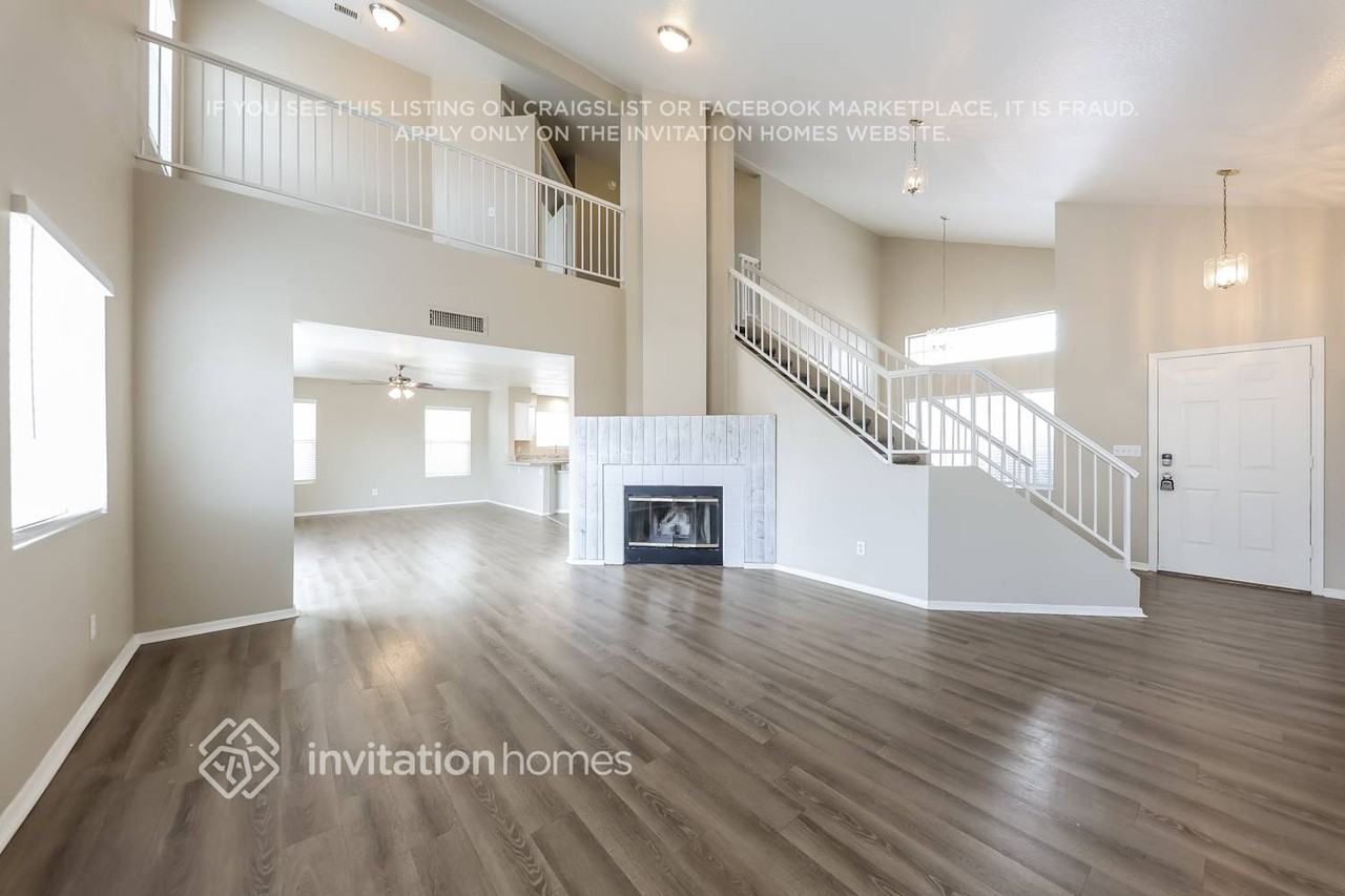 11322 W Alice Ave - Photo 5 of 18