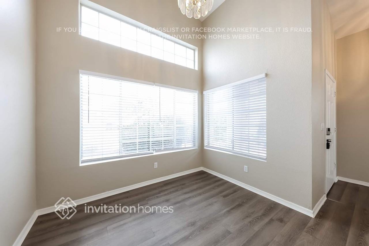 11322 W Alice Ave - Photo 6 of 18