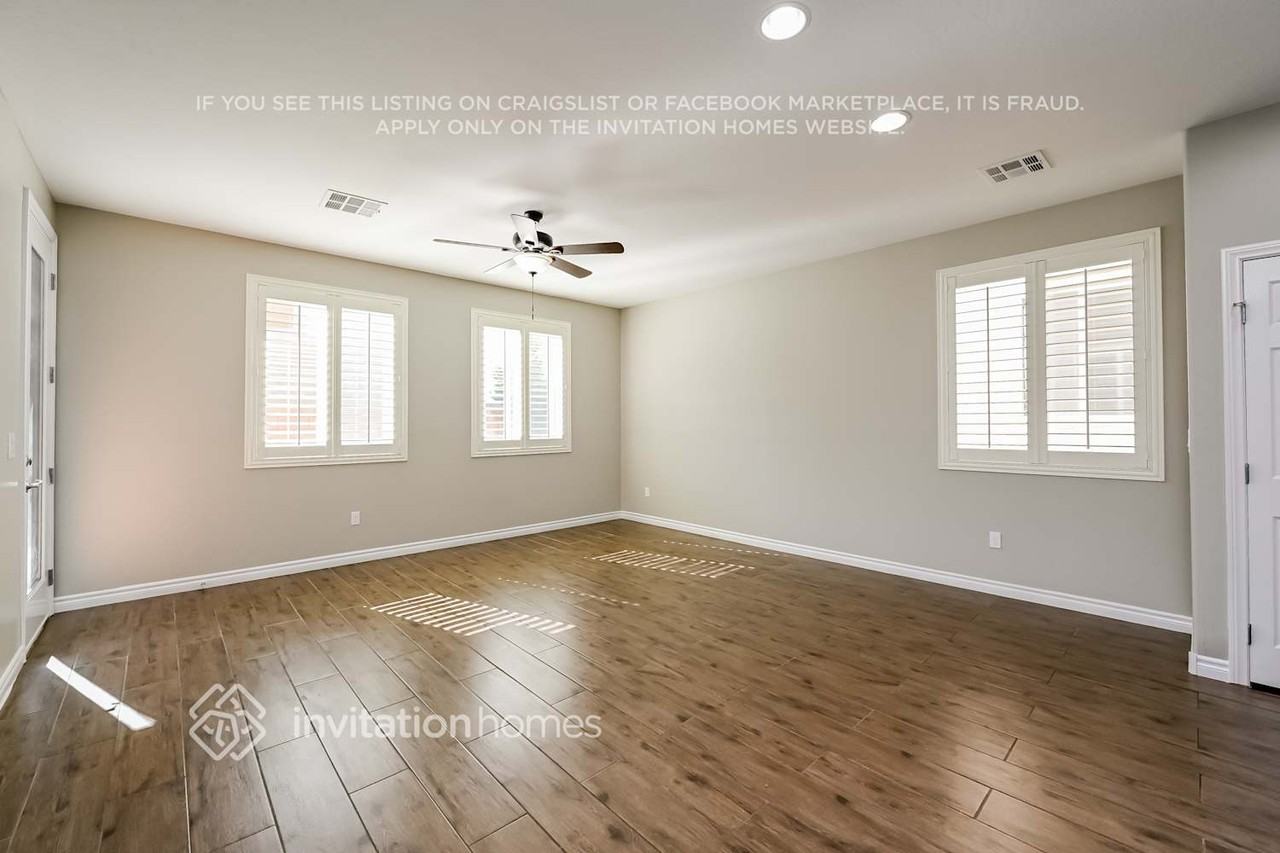765 Bending Wolf Ave - Photo 2 of 16