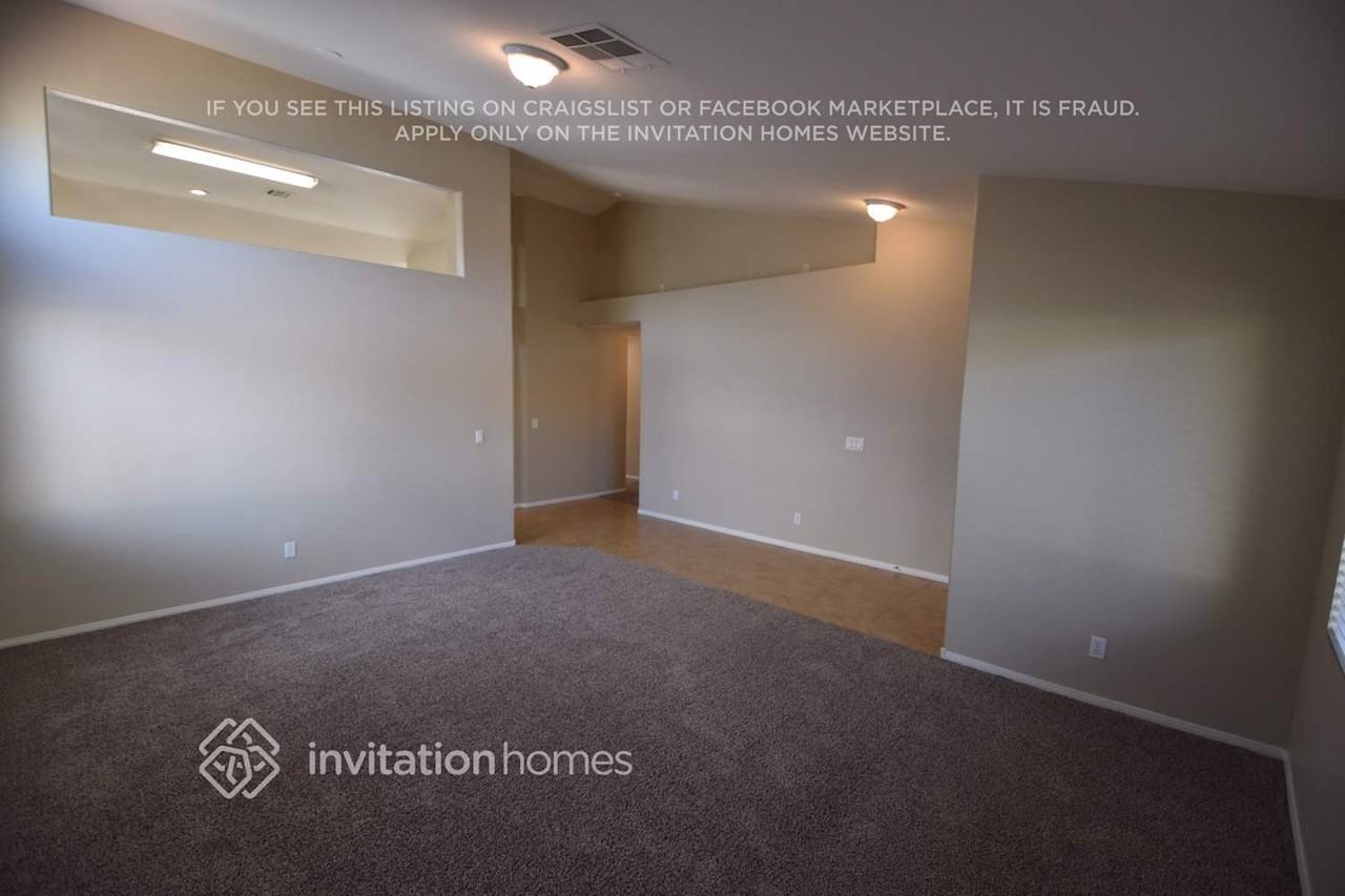 320 Perry Ellis Dr - Photo 3 of 16