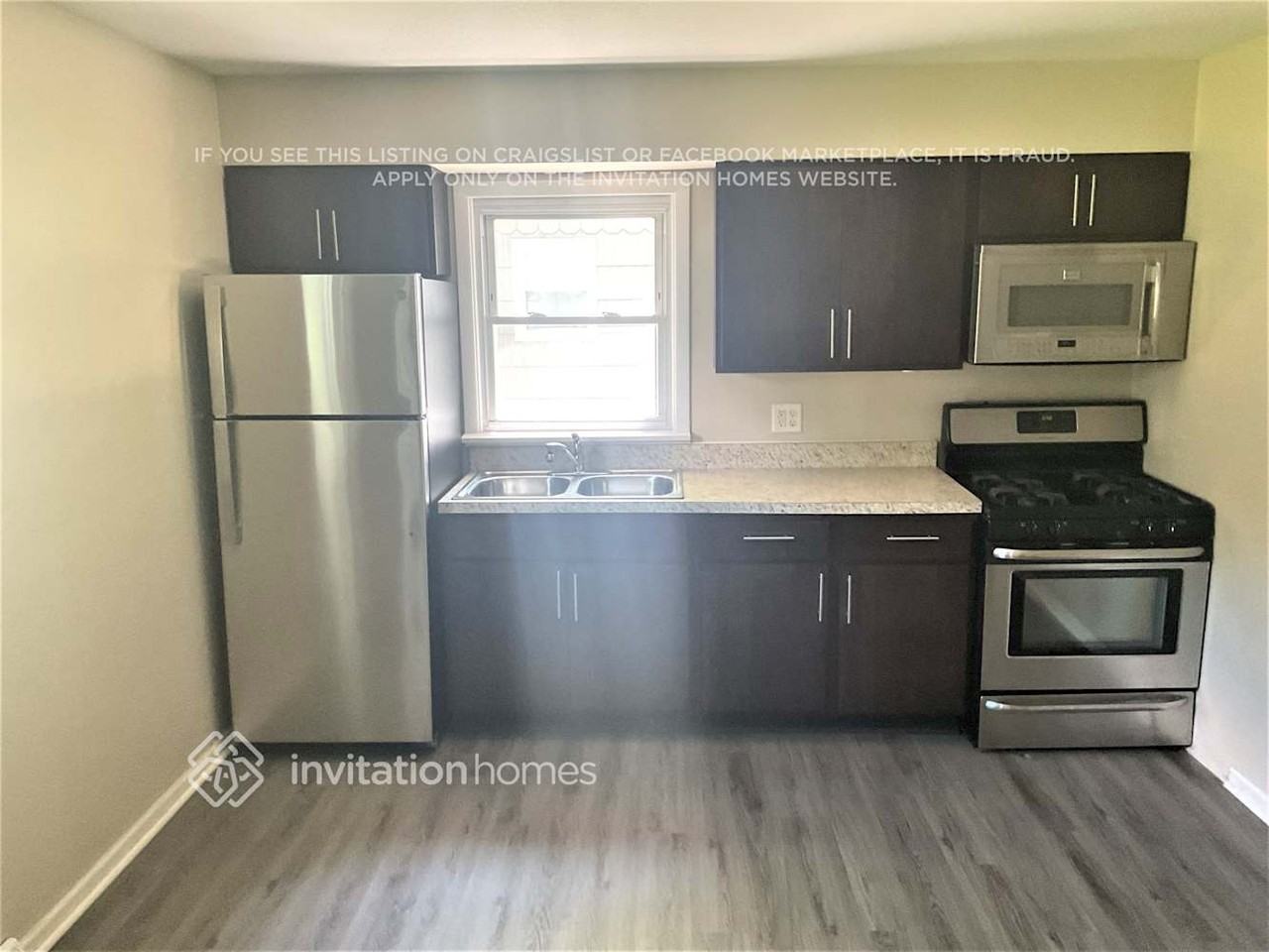 1227 S Lawler Ave - Photo 3 of 11