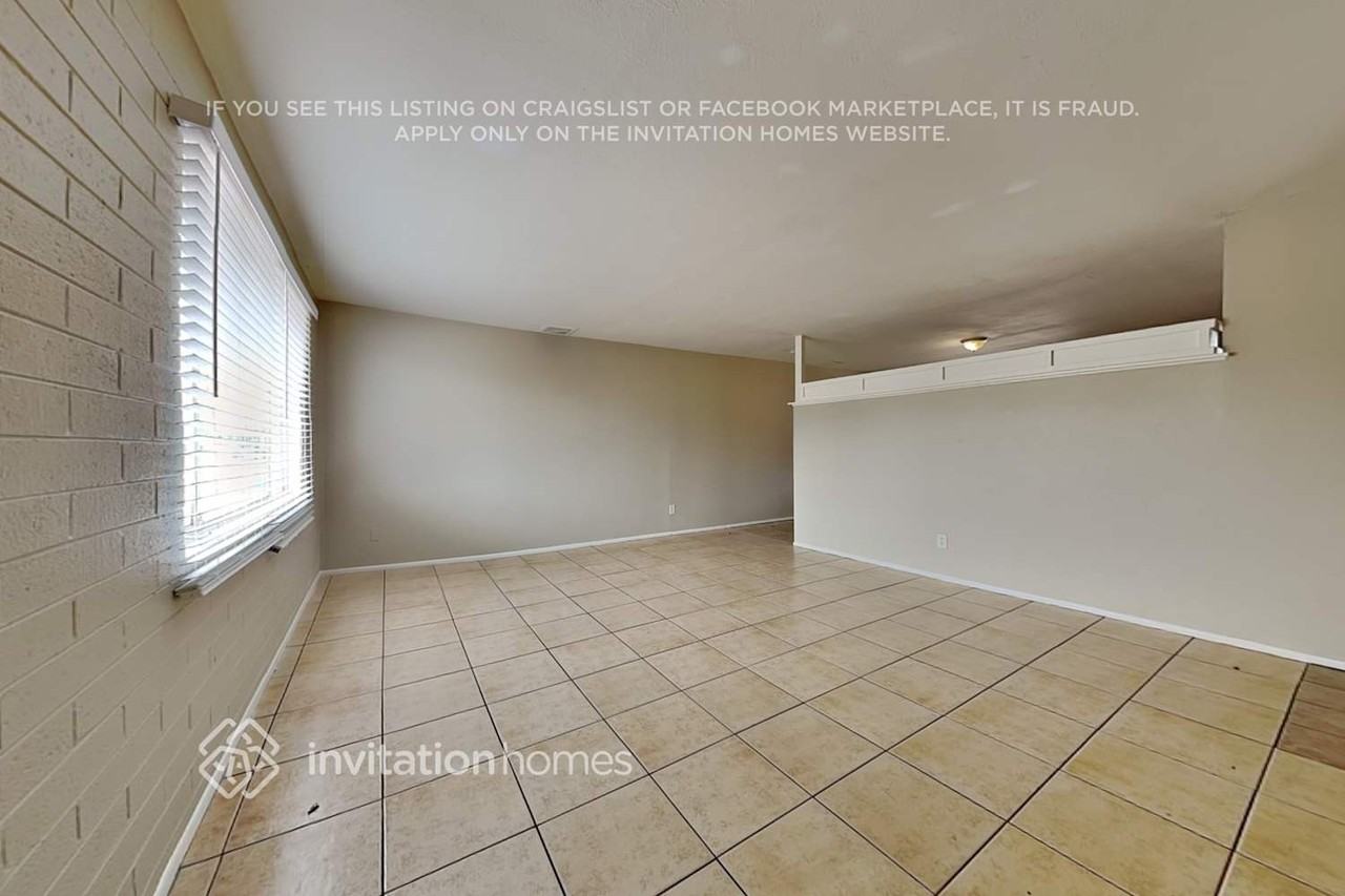 5611 N 65th Ave - Photo 6 of 21